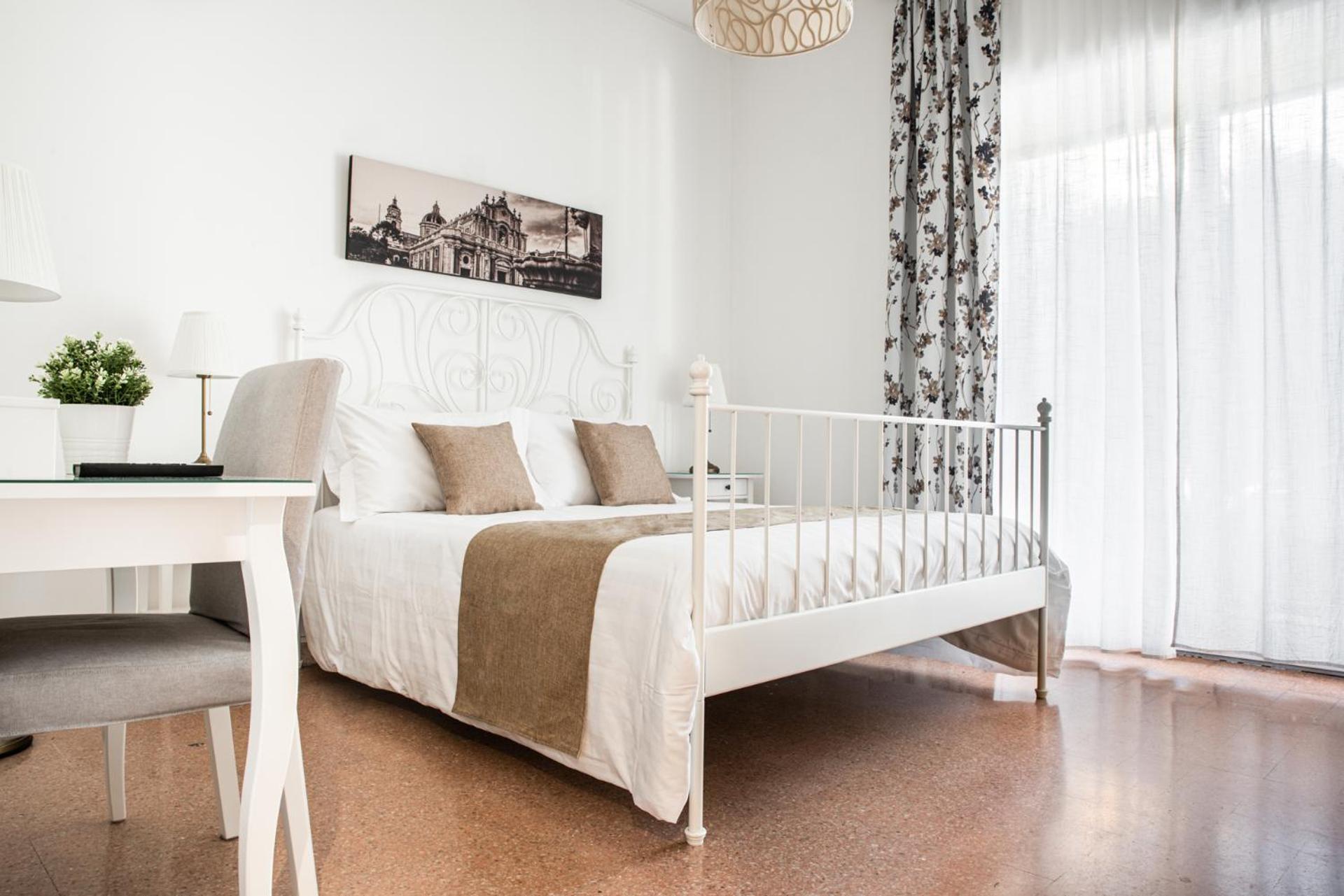 Отель Aulino House Катания Экстерьер фото
