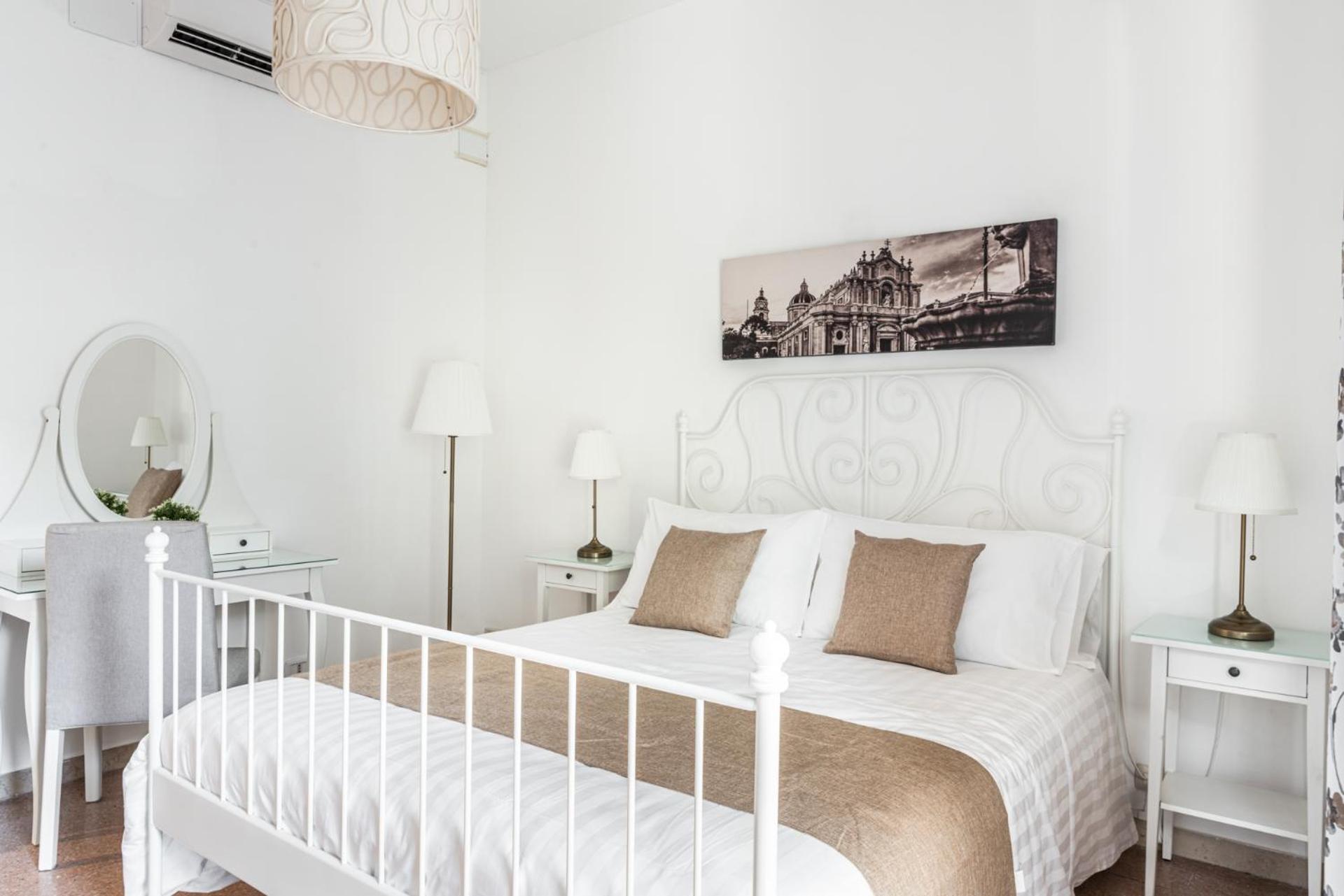 Отель Aulino House Катания Экстерьер фото